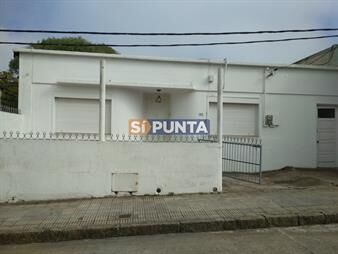 https://www.gallito.com.uy/casa-en-centro-de-san-carlos-inmuebles-27609909