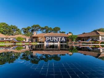 https://web5.gallito.com.uy/mansiã³n-de-estilo-clãsico-en-venta-en-el-de-inmuebles-27609653