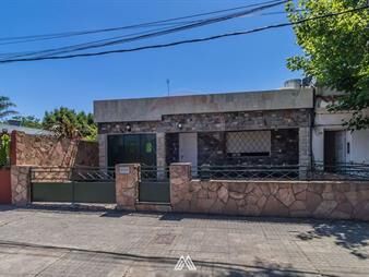 https://web5.gallito.com.uy/casa-en-venta-2-dorm-parrillero-gge-la-blanqueada-inmuebles-27260989