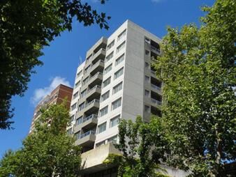 https://web5.gallito.com.uy/apartamento-en-venta-en-el-centro-de-colonia-del-sacramento-inmuebles-27155944