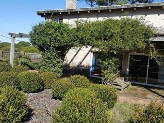 https://web5.gallito.com.uy/divina-frente-a-la-playa-pinar-inmuebles-27565113