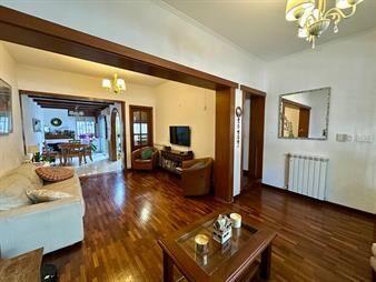 https://www.gallito.com.uy/venta-casa-4-dormitorios-3-baño-garaje-punta-carretas-inmuebles-27406049