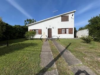 https://www.gallito.com.uy/se-vende-muy-buena-propiedad-en-costa-azul-inmuebles-27307220