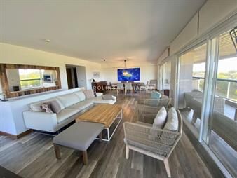 https://www.gallito.com.uy/hermoso-apartamento-en-playa-brava-en-primera-al-inmuebles-26089783