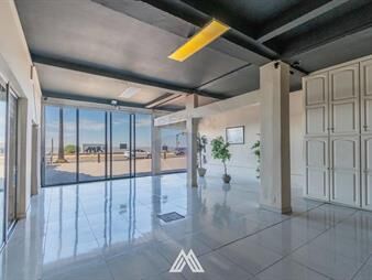 https://www.gallito.com.uy/venta-local-rambla-ideal-empresa-20-m-de-frente-inmuebles-27091425