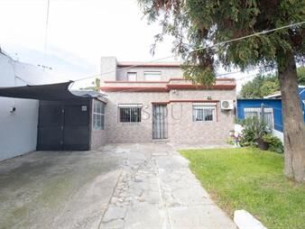 https://www.gallito.com.uy/venta-casa-4-dormitorios-y-apartamento-sayago-inmuebles-27442267