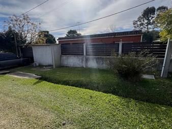 https://www.gallito.com.uy/venta-dos-casas-en-un-solo-padron-barros-blancos-inmuebles-27670065