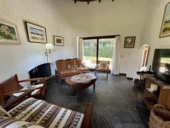 https://web5.gallito.com.uy/casa-en-venta-en-brava-a-escasos-metros-del-mar-inmuebles-27576260