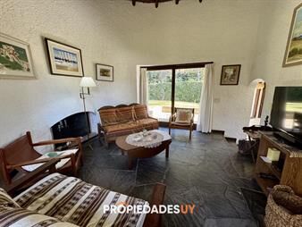 https://www.gallito.com.uy/casa-en-venta-en-brava-a-escasos-metros-del-mar-inmuebles-27603088