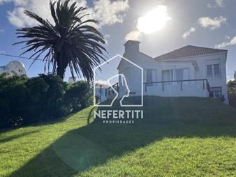 https://www.gallito.com.uy/venta-casa-6-dormitorios-en-peninsula-con-vista-inmuebles-25085316