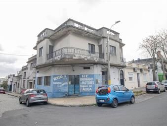 https://web5.gallito.com.uy/venta-casa-y-2-locales-la-comercial-inmuebles-27674059