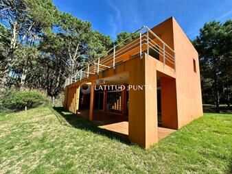 https://web5.gallito.com.uy/casa-en-club-del-lago-punta-ballena-inmuebles-26039905