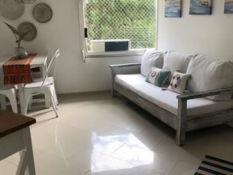 https://web5.gallito.com.uy/apartamento-en-venta-de-un-dormitorio-y-gran-en-inmuebles-26664897