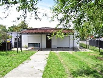 https://web5.gallito.com.uy/venta-casa-2-dormitorios-barrio-nuevo-carlomagno-inmuebles-27602754
