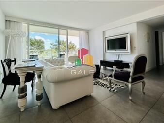 https://web5.gallito.com.uy/apartamento-en-venta-de-2-dormitorios-en-punta-inmuebles-27296831