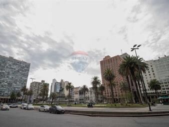 https://www.gallito.com.uy/venta-amplia-oficina-pza-independencia-inmuebles-27674585