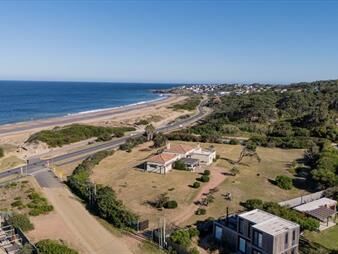 https://www.gallito.com.uy/casa-en-venta-frente-al-mar-3-dormitorios-piscina-jacuzzi-inmuebles-27494446