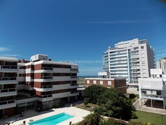https://web5.gallito.com.uy/apartamento-en-brava-3-dormitorios-inmuebles-27474148