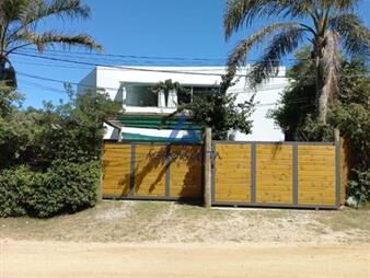 https://web5.gallito.com.uy/casa-en-la-barra-3-dormitorios-inmuebles-25643848