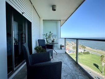 https://www.gallito.com.uy/venta-apartamento-3-dormitorios-y-servicio-sobre-la-rambla-inmuebles-27080800