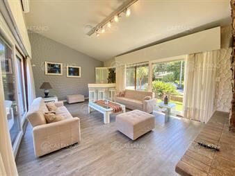 https://web5.gallito.com.uy/venta-casa-en-playa-mansa-punta-del-este-4-mãs-inmuebles-23389160