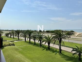 https://web5.gallito.com.uy/apartamento-en-venta-de-3-dormitorios-y-en-punta-inmuebles-26401523