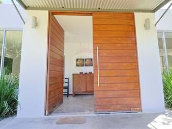 https://www.gallito.com.uy/venta-hermosa-casa-real-de-san-carlos-cuatro-soles-inmuebles-27342891