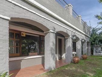 https://www.gallito.com.uy/casa-de-3-dormitorios-con-vista-a-la-laguna-del-diario-inmuebles-27679432