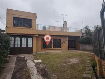 https://web5.gallito.com.uy/casa-en-carrasco-3-dormitorios-garaje-parrillero-inmuebles-27683487