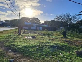 https://web5.gallito.com.uy/venta-o-alquiler-de-terreno-en-la-union-400-metros-inmuebles-26245697