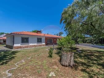 https://web5.gallito.com.uy/casa-venta-el-pinar-2-dormitorio-gran-terreno-inmuebles-27378591