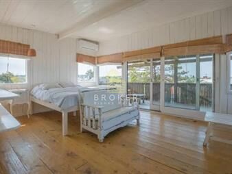https://www.gallito.com.uy/alquiler-casa-la-barra-de-4-dormitorios-y-4-baã±os-inmuebles-27687627