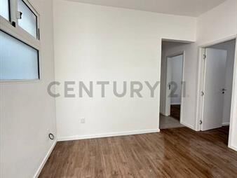 https://web5.gallito.com.uy/pocitos-2-dormitorios-patio-exclusivo-reciclado-a-nuevo-inmuebles-27687796