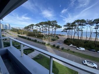 https://www.gallito.com.uy/apartamento-en-mansa-frente-al-mar-punta-del-inmuebles-23822336