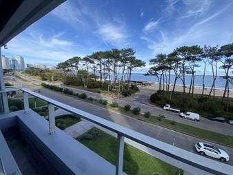 https://web5.gallito.com.uy/apartamento-en-la-mansa-frente-al-mar-col-6913-inmuebles-23788941