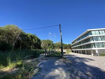 https://web5.gallito.com.uy/terreno-apto-para-bloque-punta-del-este-inmuebles-22910112