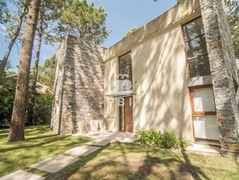 https://web5.gallito.com.uy/casa-en-solanas-country-4-dormitorios-ref-inmuebles-24926825