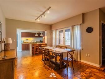 https://web5.gallito.com.uy/venta-de-casa-3-dorm-garage-barbacoa-en-buceo-inmuebles-27690918