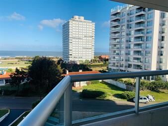 https://web5.gallito.com.uy/apartamento-en-venta-de-3-dormitorios-en-brava-inmuebles-18735839
