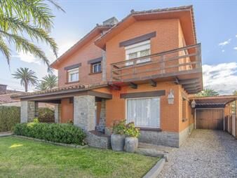 https://web5.gallito.com.uy/casa-en-punta-del-este-peninsula-a-mtrs-del-inmuebles-27691248