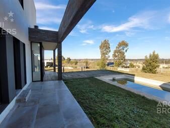 https://www.gallito.com.uy/casa-de-3-dormitorios-y-servicio-en-venta-en-mirador-de-la-inmuebles-27573115
