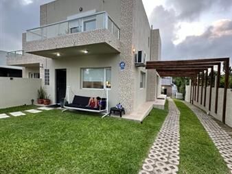 https://web5.gallito.com.uy/casa-4-dormitorios-alquiler-anual-pinares-inmuebles-27691352