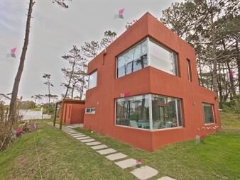 https://web5.gallito.com.uy/moderna-casa-en-montoya-inmuebles-27117621
