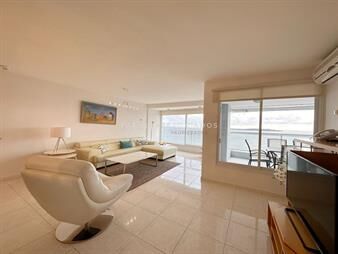 https://web5.gallito.com.uy/apartamento-en-venta-de-3-dormitorios-en-beverly-inmuebles-18750422
