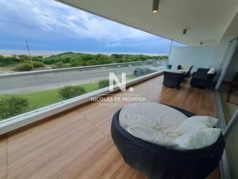 https://web5.gallito.com.uy/apartamento-en-venta-de-3-dormitorios-y-servcio-inmuebles-25783512
