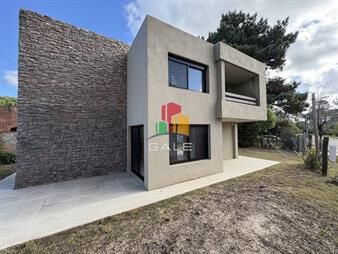 https://www.gallito.com.uy/moderna-casa-de-3-dormitorios-en-pinares-inmuebles-27240406