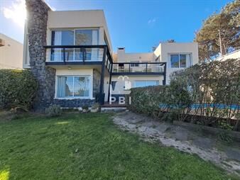 https://web5.gallito.com.uy/venta-de-casa-6-dormitorios-en-la-barra-ref-inmuebles-24236350