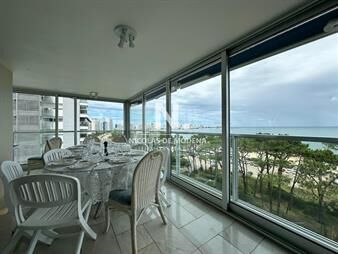 https://web5.gallito.com.uy/venta-de-casa-en-san-rafael-punta-del-este-de-4-inmuebles-25083115