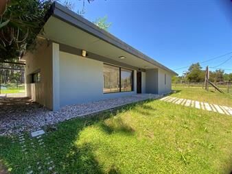 https://www.gallito.com.uy/venta-casa-3-dormitorios-2-baños-a-estrenar-en-punta-colora-inmuebles-27091187