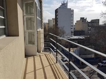 https://www.gallito.com.uy/apartamento-en-centro-montevideo-inmuebles-27112533